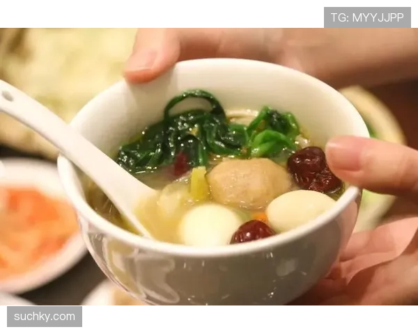 梁伟铿训练完直接打车去吃人均三千的日料？